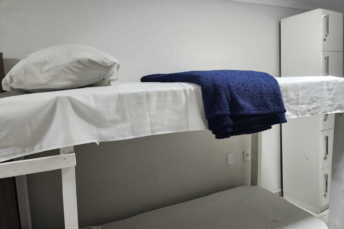 Wi-Fi de cortesia, roupa de cama