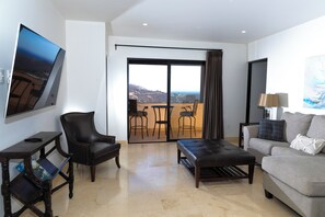 Smart TV, fireplace, stereo