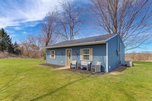 Exterior - 2 Homes|Sleeps 16|Game Room|Historic Charm (Vermilion)