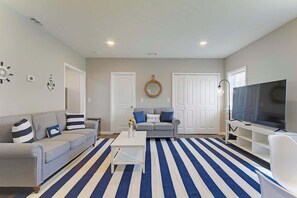 智能电视、电子游戏、办公室