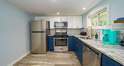 Lakefront Escape With Hot Tub & Modern Comforts