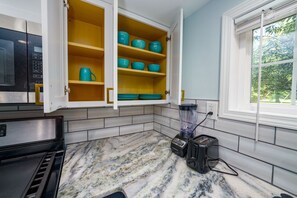 Frigorífic, microones, forn i placa de cuina