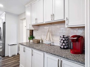 Interior - 5 Bedroom|Arcade NBA Jam|Poker Table|Luxury (Vermilion)