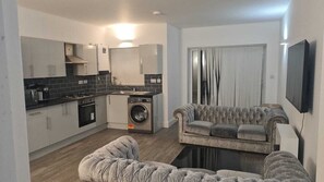 Interior - Zone 3 flat with parking and garden (London)