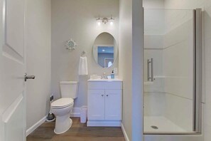 Sèche-cheveux, serviettes fournies