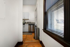 Fridge, microwave, oven, stovetop - 1-Bedroom Victorian Steps from Cleveland Clinic (Cleveland)
