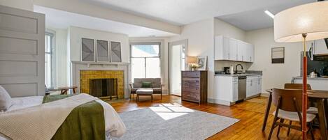 1 chambre, fer et planche à repasser, Wi-Fi gratuit, draps fournis