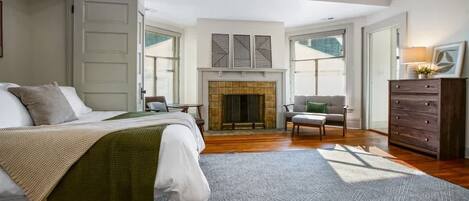 1 habitación, tabla de planchar con plancha, wifi gratis y ropa de cama