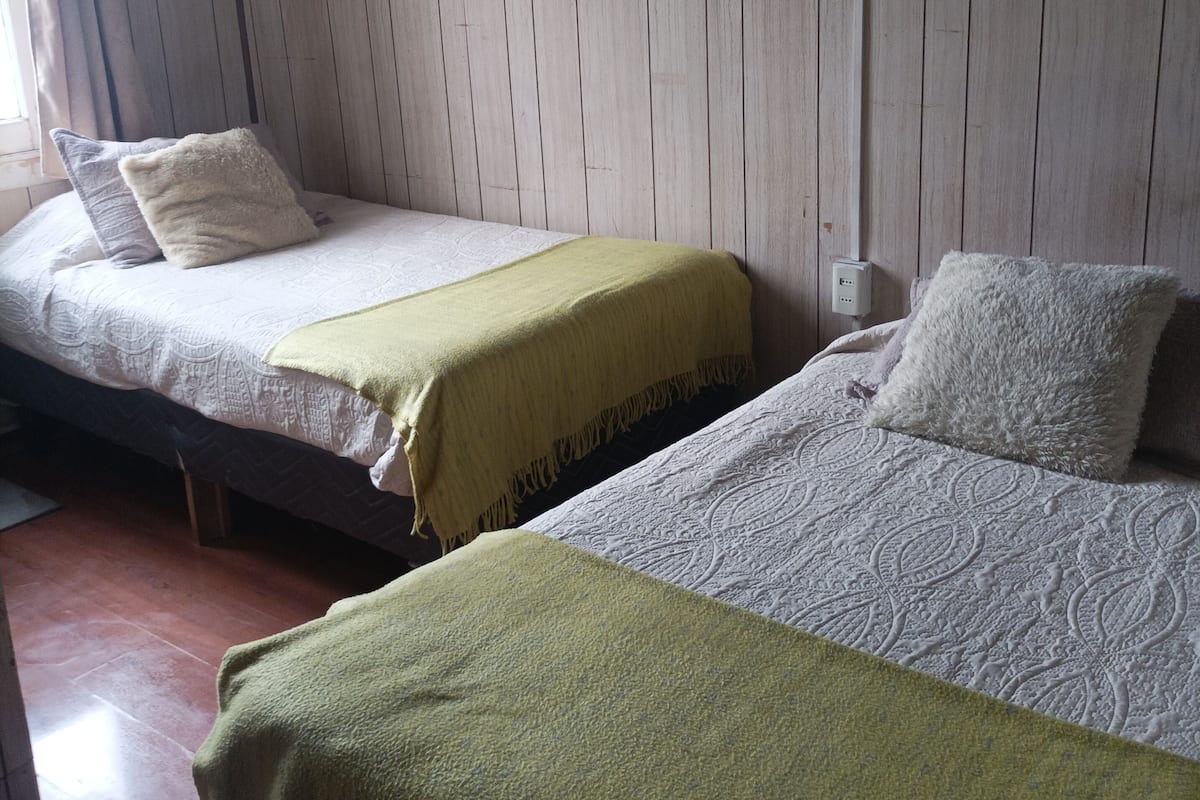 Basic Twin Room | Free WiFi