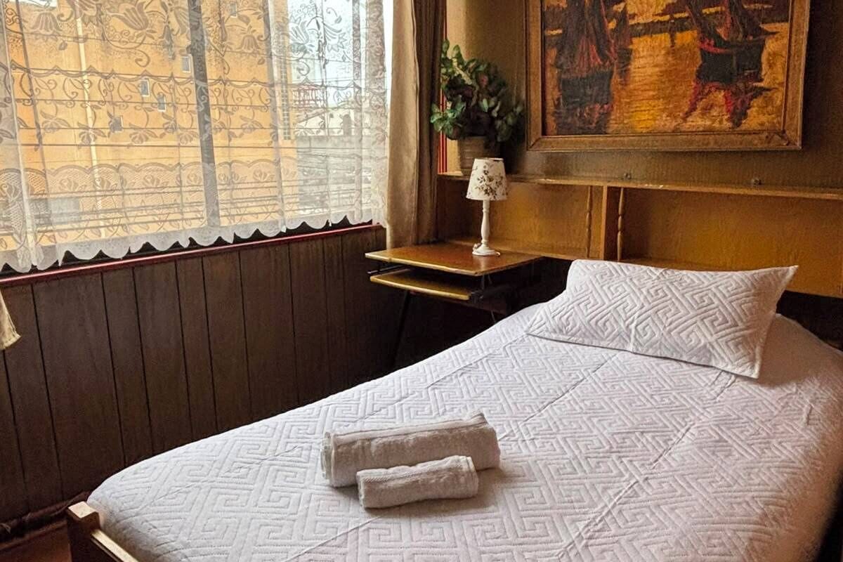 Basic Single Room, City View | WiFi (free)