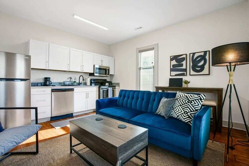 Steps to Cleveland Clinic - Sleeps 3