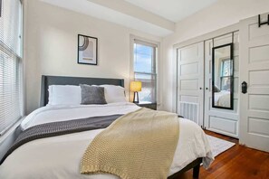 1 soverom, strykejern/-brett, wi-fi (inkludert) og sengetøy