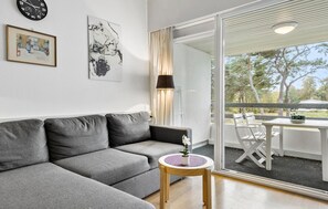 TV - Beautiful apartment in Nexø with WiFi (Nexø)