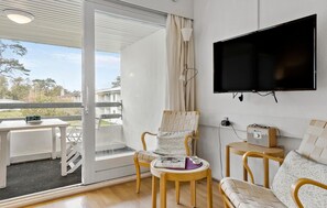 TV - Beautiful apartment in Nexø with WiFi (Nexø)