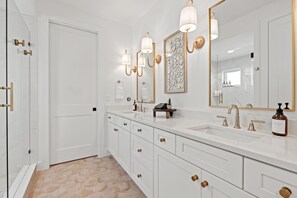 Shower, hair dryer, towels, soap - The Golden Palms at St. Augustine Beach (Saint Augustine Beach)