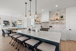 Fridge, microwave, oven, stovetop - The Golden Palms at St. Augustine Beach (Saint Augustine Beach)