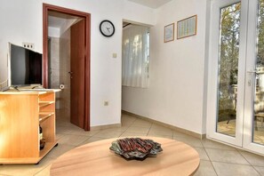 Interior - Apartment 530/1267 (Central Dalmatia - Pisak), 60m from the beach (Pisak)
