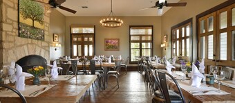 Charming 1-bedroom cottage nestled in the Texas Hill Country on 88-acres located in Kyle Texas.