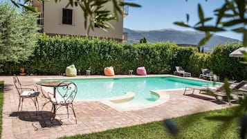 Piscina stagionale all'aperto