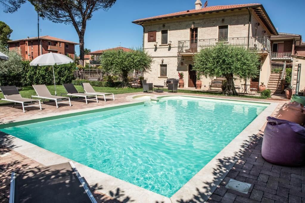 Außenpool (je nach Saison geöffnet)