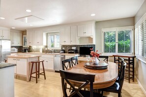 Dining - Sivas Cottage Downtown Sonoma (Sonoma)