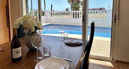 5 minutes from the beach. Large holiday home with private pool