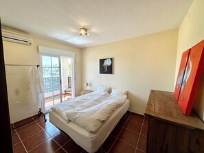 5 bedrooms, in-room safe, iron/ironing board, free WiFi