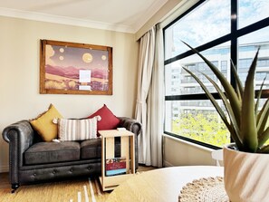 TV - **Free parking, balcony, pool and spa** (Auckland)