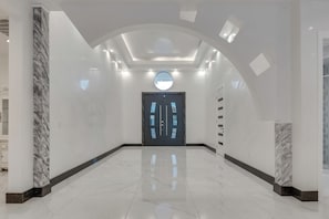 Interior - Spacious Modern Villa in fantastic Las Vegas with SAUNA+fire pit+pool+spa (Las Vegas)