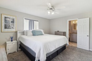 3 多间卧室、办公桌、免费 WiFi、床单