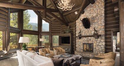 New! Luxury Gallatin Riverview Lodge near Big Sky, sleeps 12