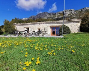 Exterior - Cottage 'Gite Bergerie' with Mountain View, Private Terrace and Wi-Fi (Bargème)