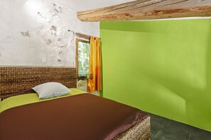 5 bedrooms, iron/ironing board