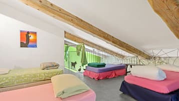 5 bedrooms, iron/ironing board, free WiFi