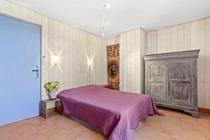 2 camere, ferro/asse da stiro, Wi-Fi gratuito