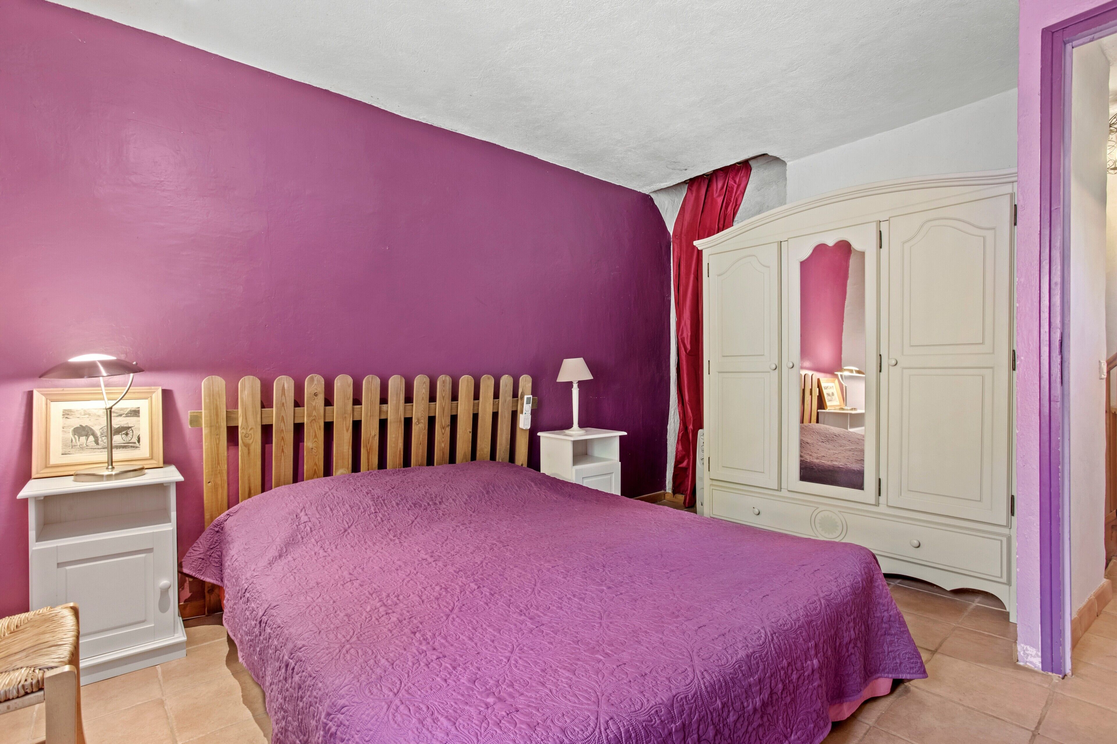 2 bedrooms, iron/ironing board, free WiFi