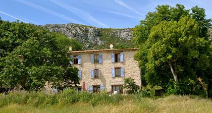 Apartment 'Gite Bastide' with Lake View, Wi-Fi and Air Conditioning