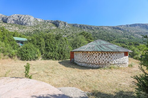 Caravane 'Case Africaine' avec vue sur la montagne, terrasse partagée et Wi-Fi