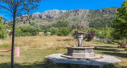 Caravana 'Case Africaine' con vistas a la montaña, terraza compartida y Wi-Fi