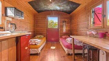 1 bedroom, iron/ironing board, bed sheets