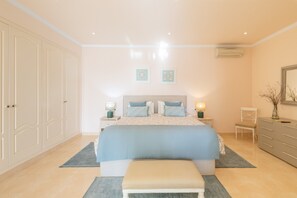3 bedrooms, iron/ironing board, free WiFi, bed sheets - Villa 'Macondo Altea Hills' with Sea View, Wi-Fi and Air Conditioning (Altea)