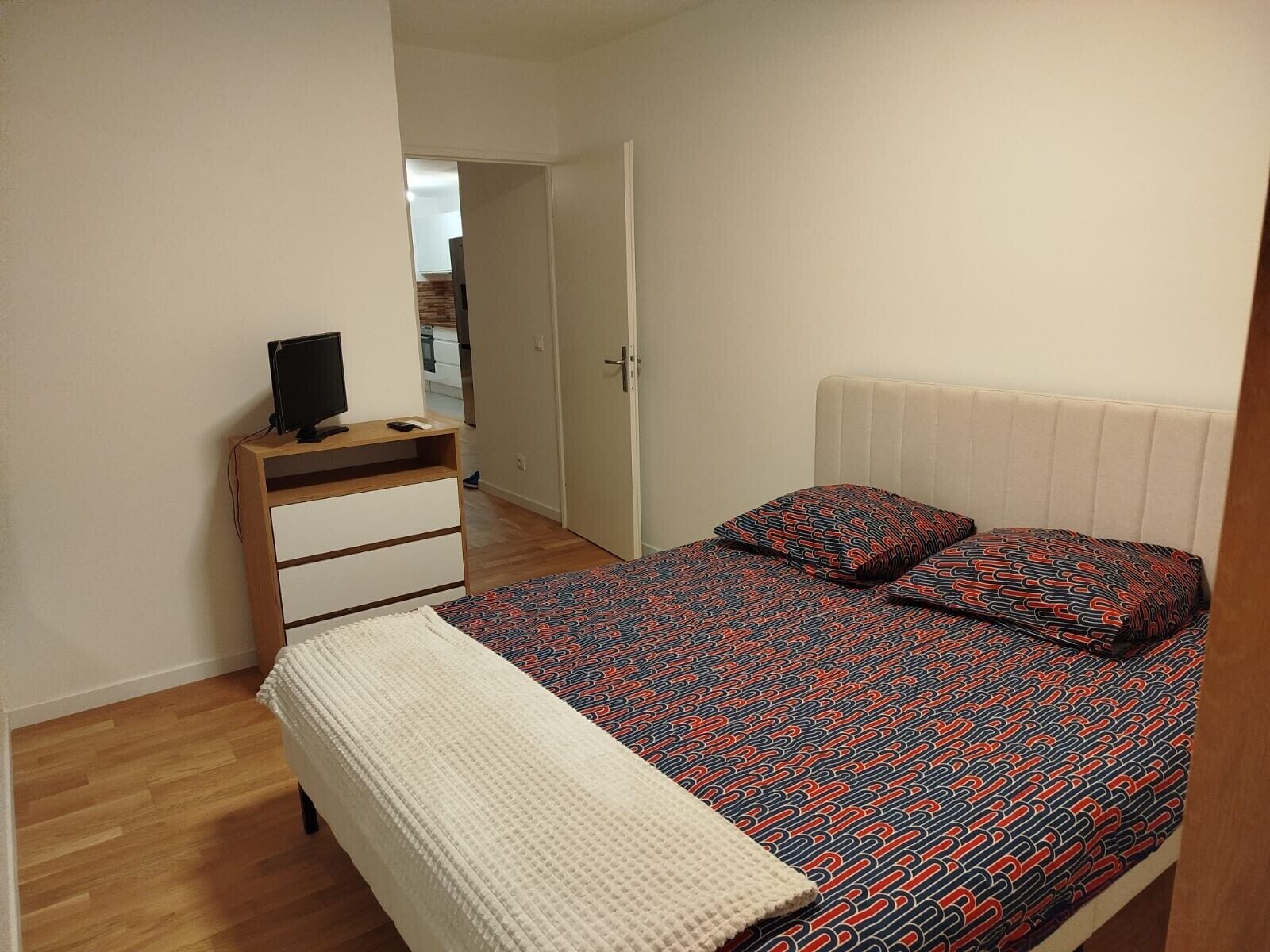 2 chambres, fer et planche à repasser, Wi-Fi gratuit, draps fournis