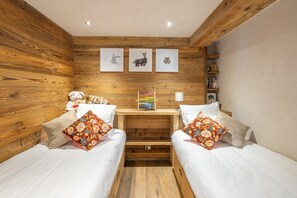 3 chambres, fer et planche à repasser, Wi-Fi gratuit, draps fournis
