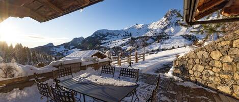 屋外ダイニングエリア