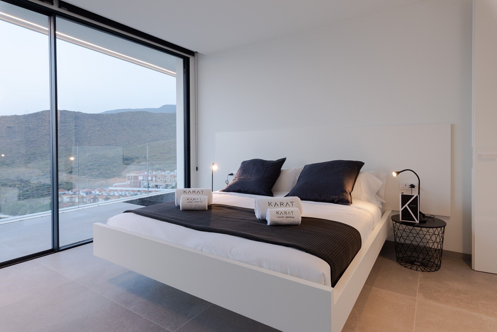 5 makuuhuonetta, silitysrauta/-lauta, ilmainen Wi-Fi, vuodevaatteet