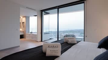 5 bedrooms, iron/ironing board, free WiFi, bed sheets