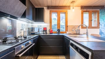 KĂŒhlschrank, Mikrowelle, Ofen, Herdplatte