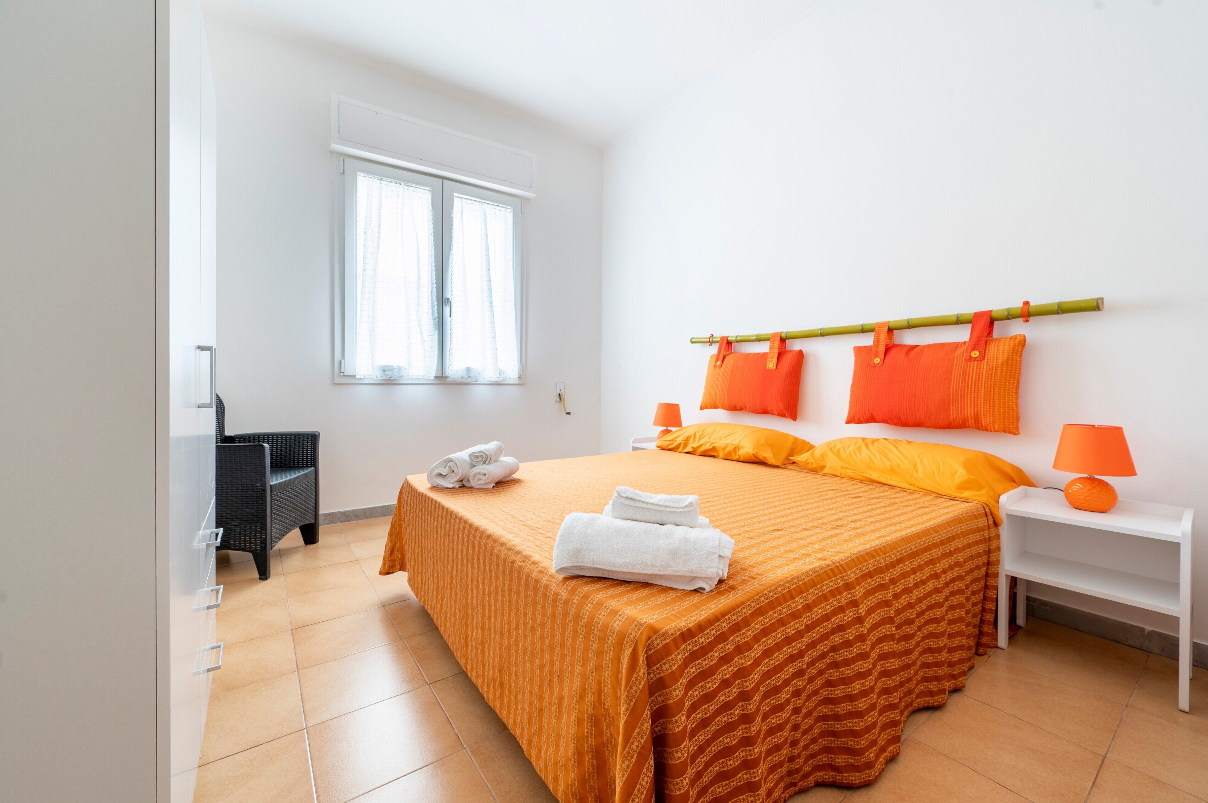 2 bedrooms, iron/ironing board, bed sheets