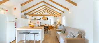 Holiday Home 'Monte Da Venda De Baixo' with Mountain View, Private Pool and Wi-Fi