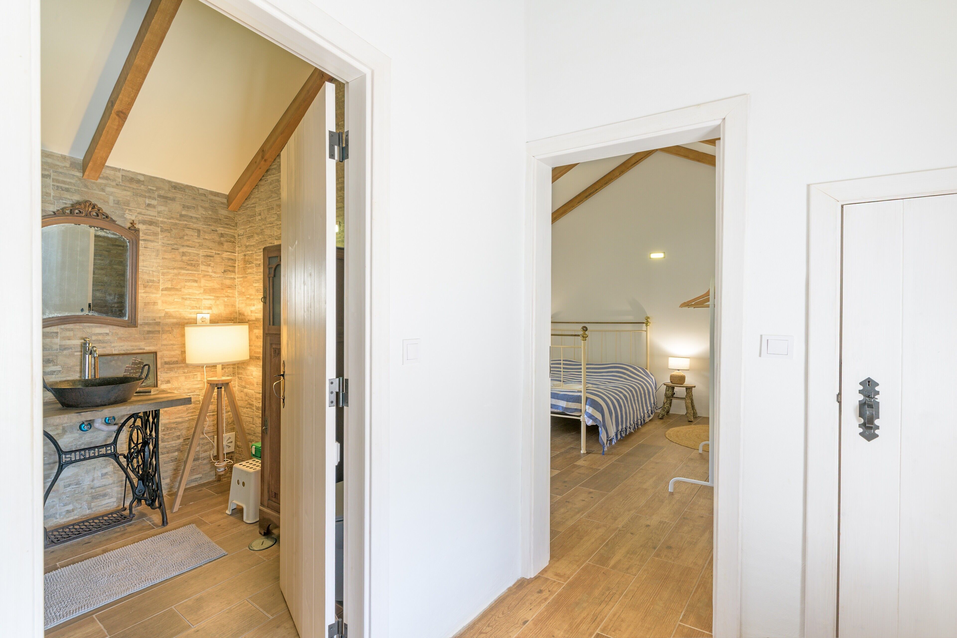 2 slaapkamers, een strijkplank/strijkijzer, gratis wifi, beddengoed